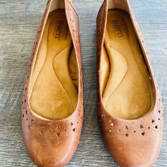 Born Leather Flats bought here but are a little too big for me. - Picture 2 of 4